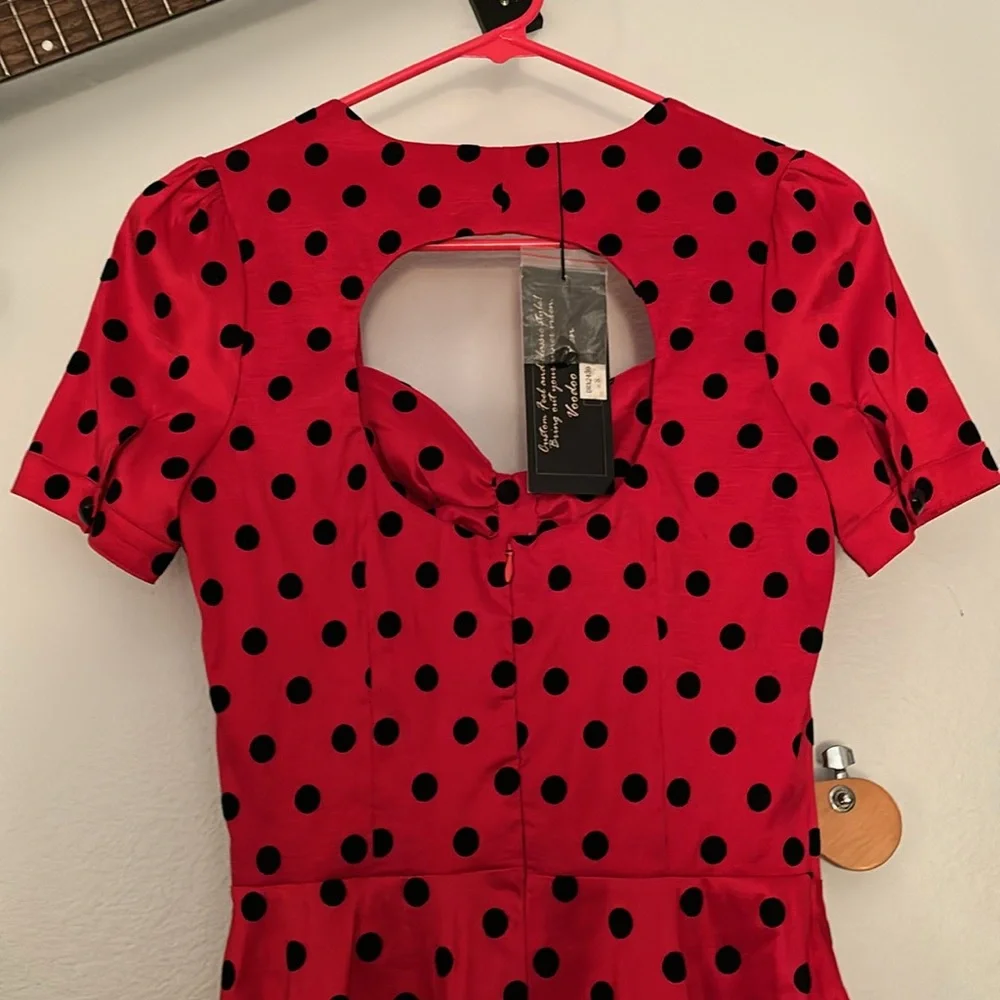 Red with black polka dots short sleeves with heart buttons dress. NWT sm woman’s - Picture 4 of 11